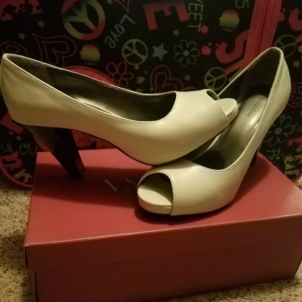 Off white pumps